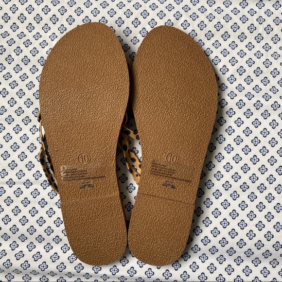 American Eagle Leopard Print Sandals - Picture 2 of 3